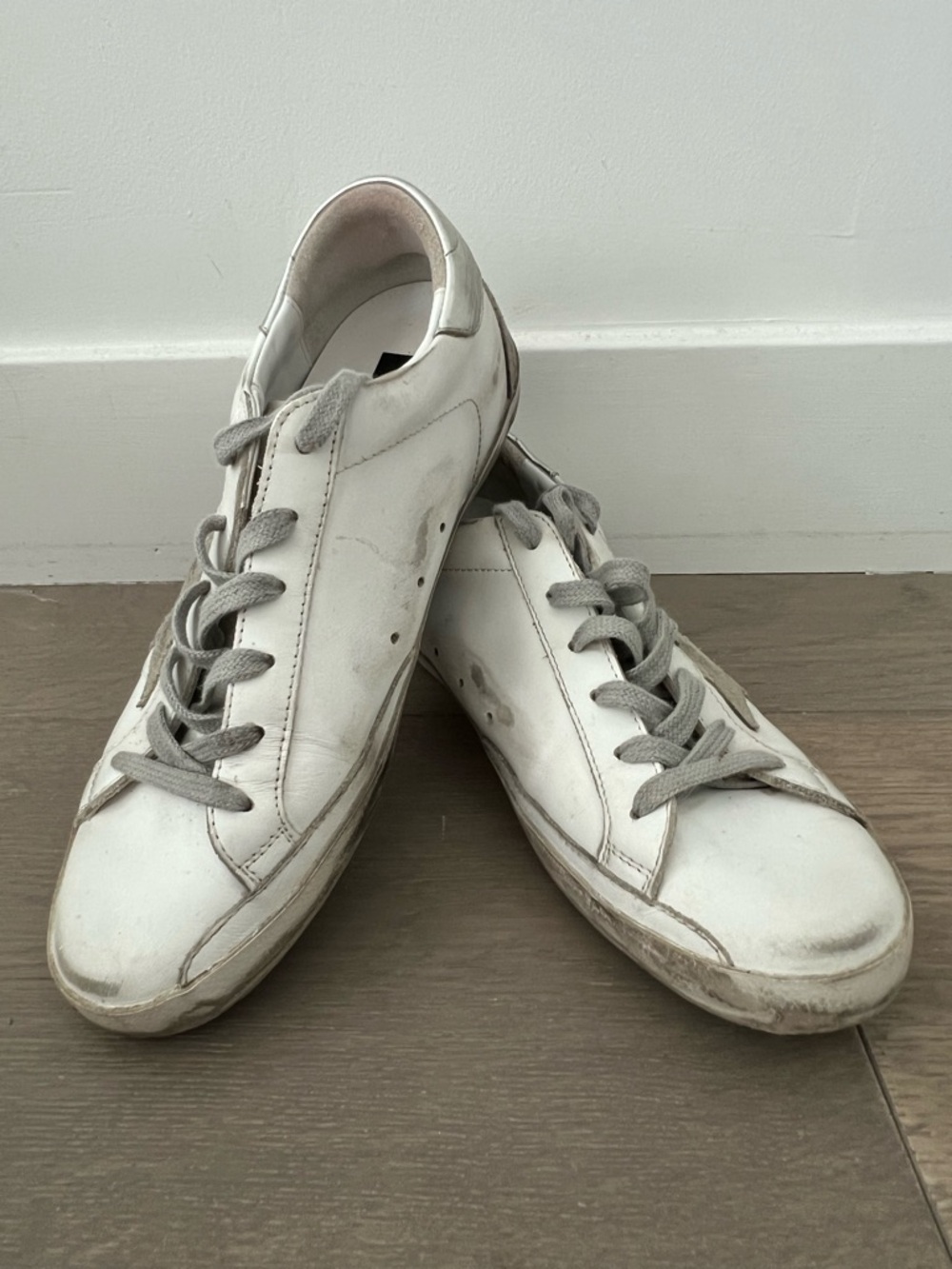 Golden Goose White Leather Low-Top Women’s Sneakers with Gray Laces
